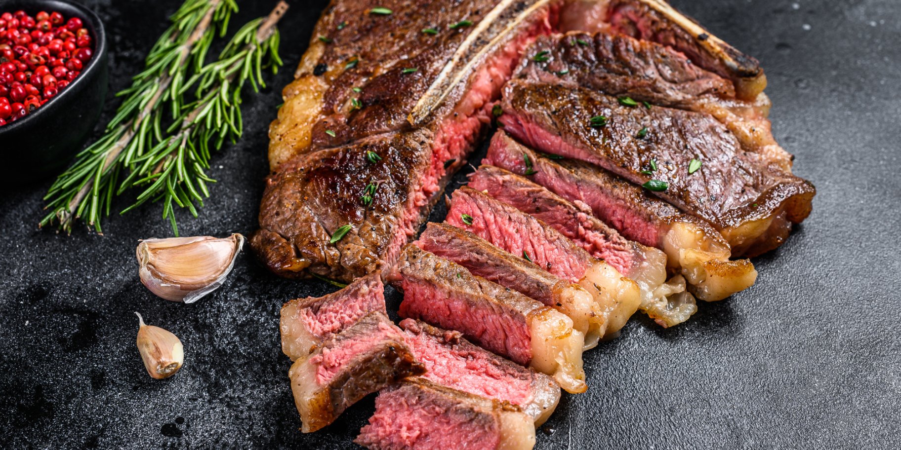 Стейк T-BONE на грилі