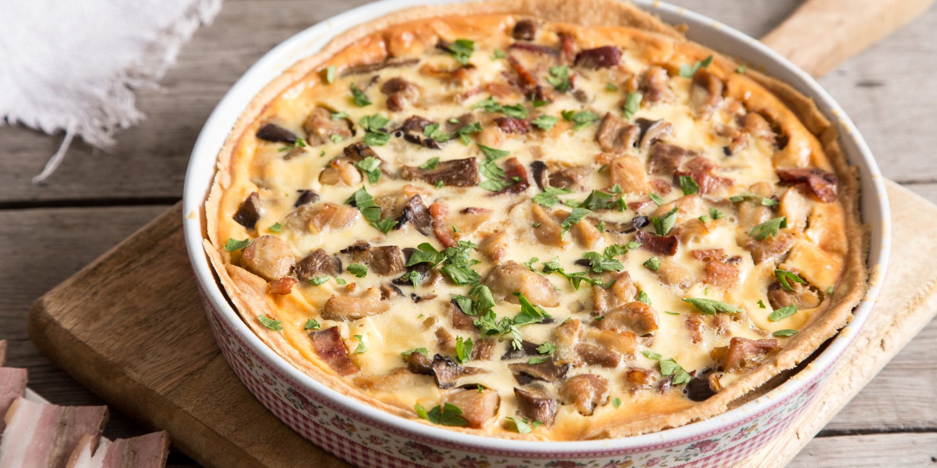 Пиріг з куркою і грибами