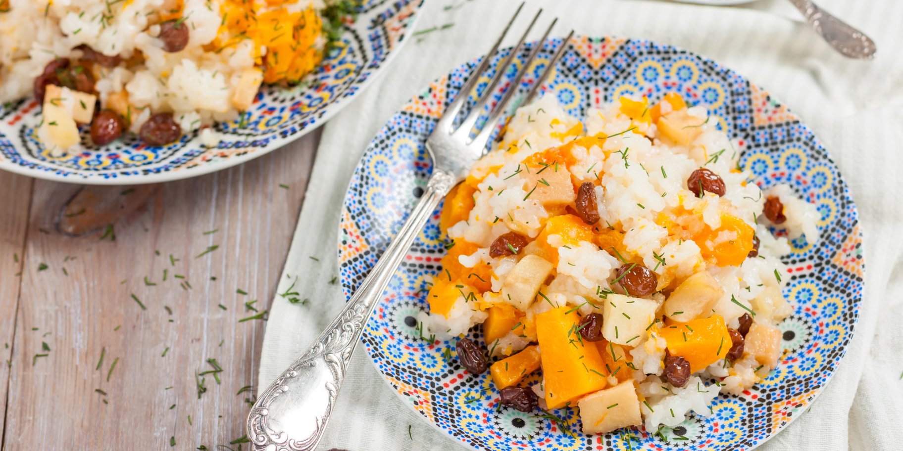 Салат з овочами і родзинками