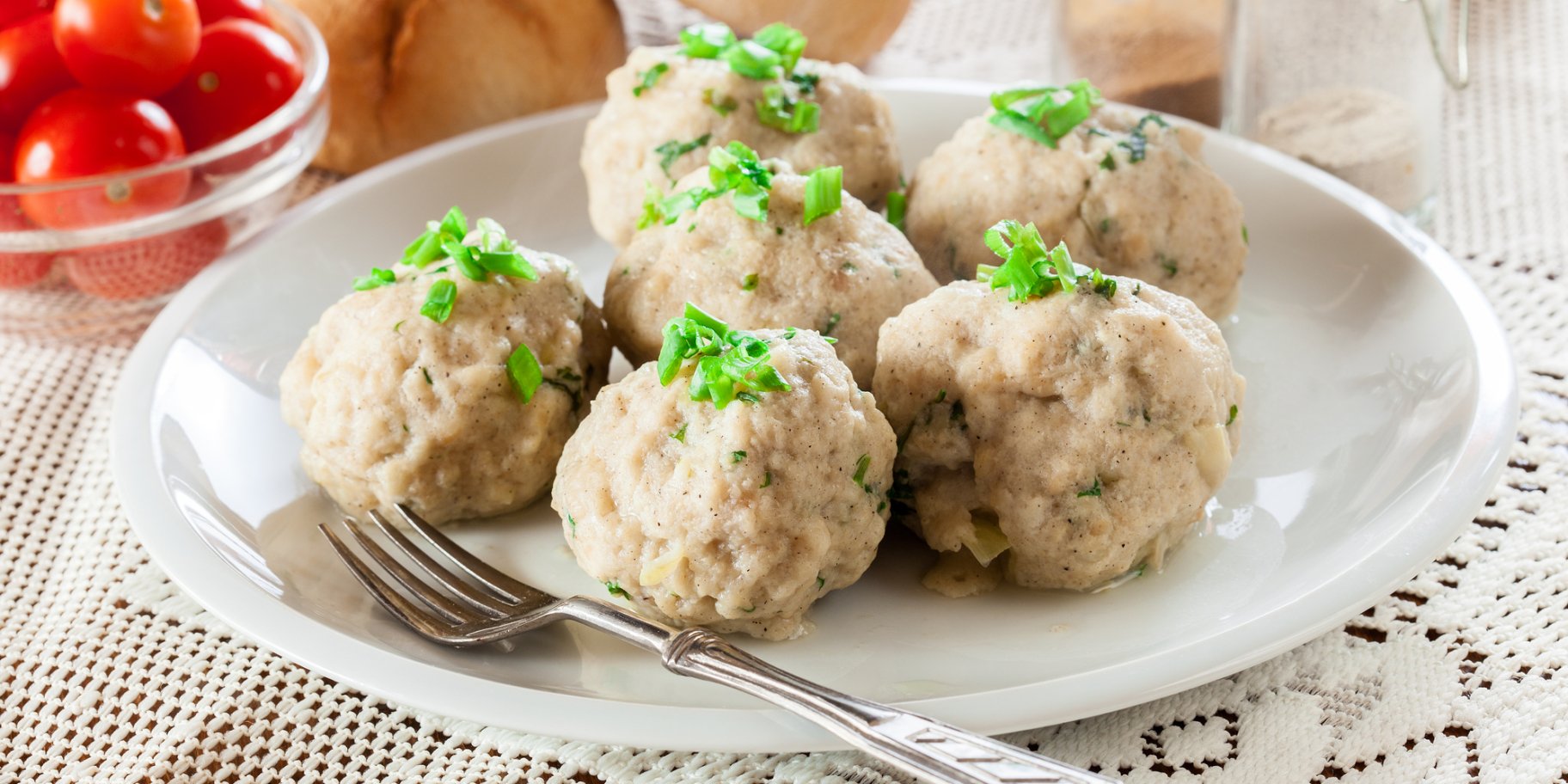 Кнедлі з черствих булочок