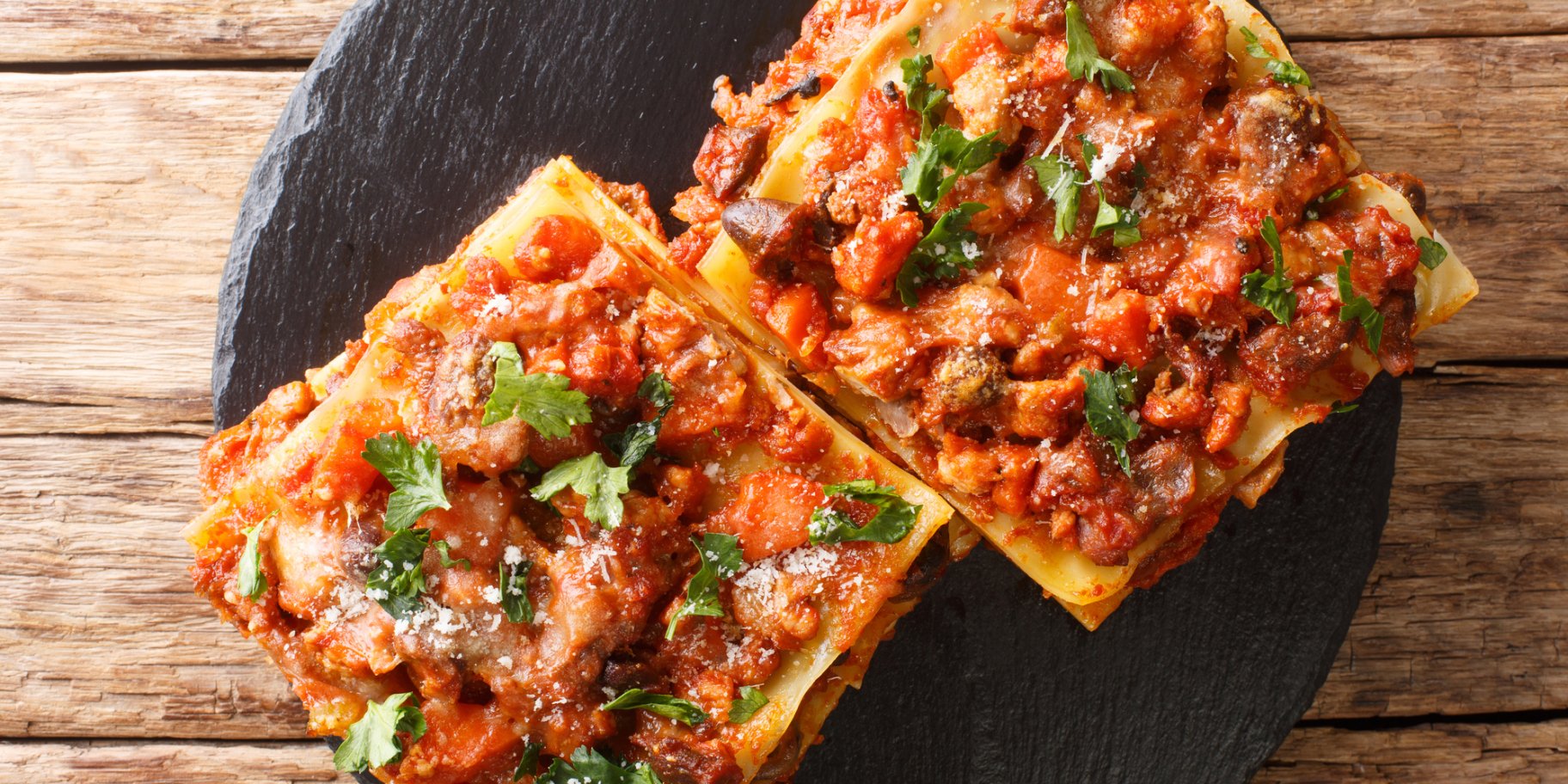 Лазанья с курицей и помидорами