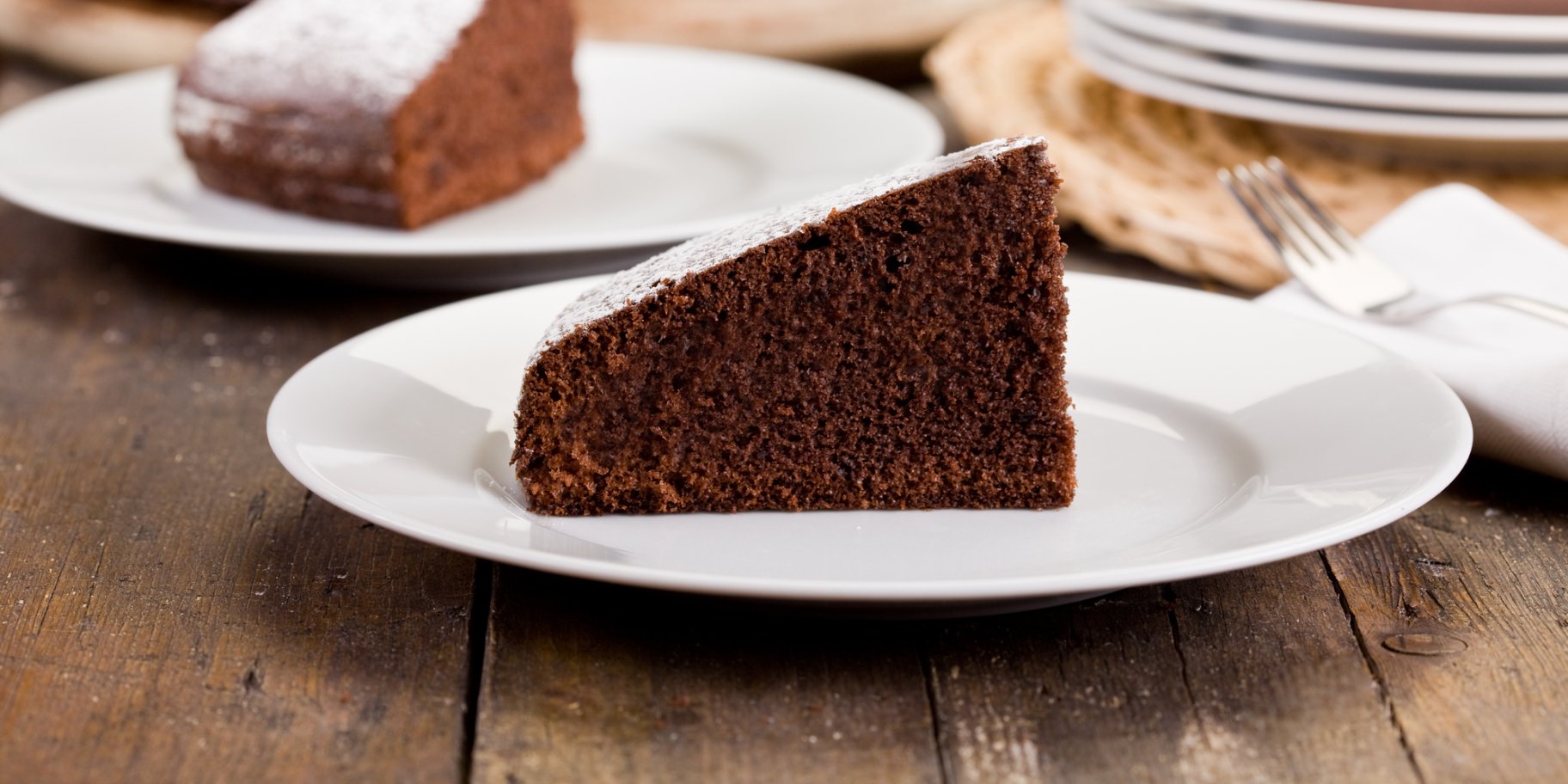 Шоколадний бісквіт з кремом