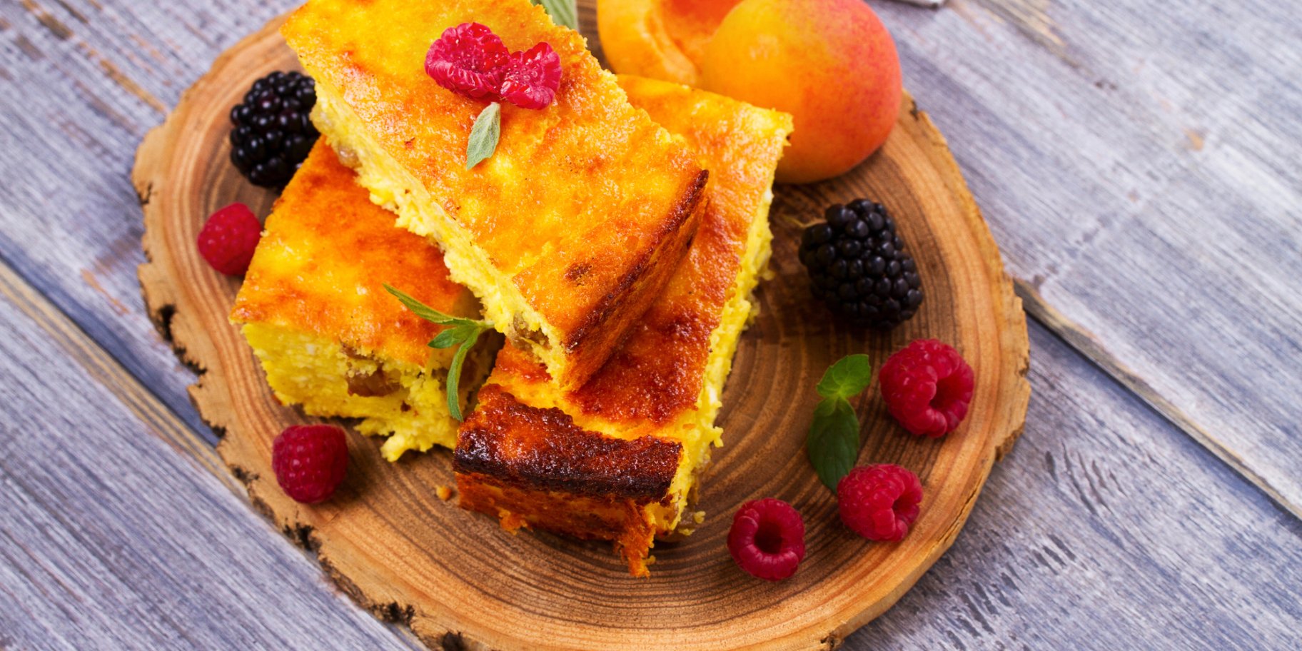 Персикова сирна запіканка