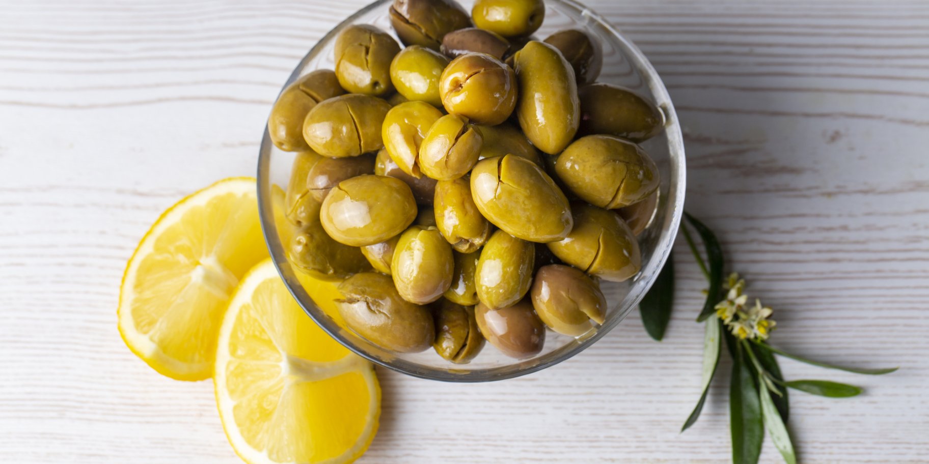 Оливки с лимоном