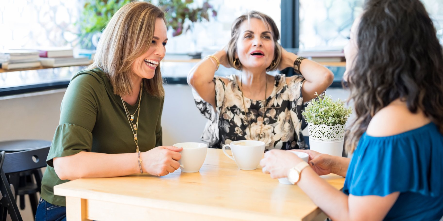 Жінки за столом