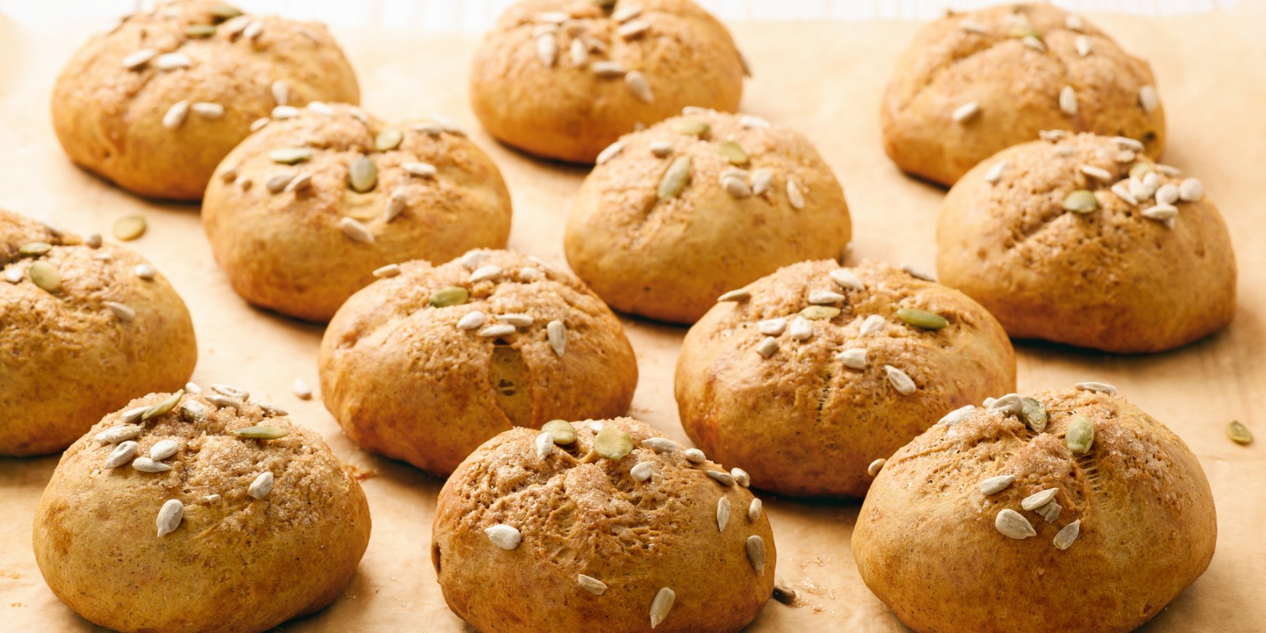 Тыквенные булочки с ветчиной и сыром