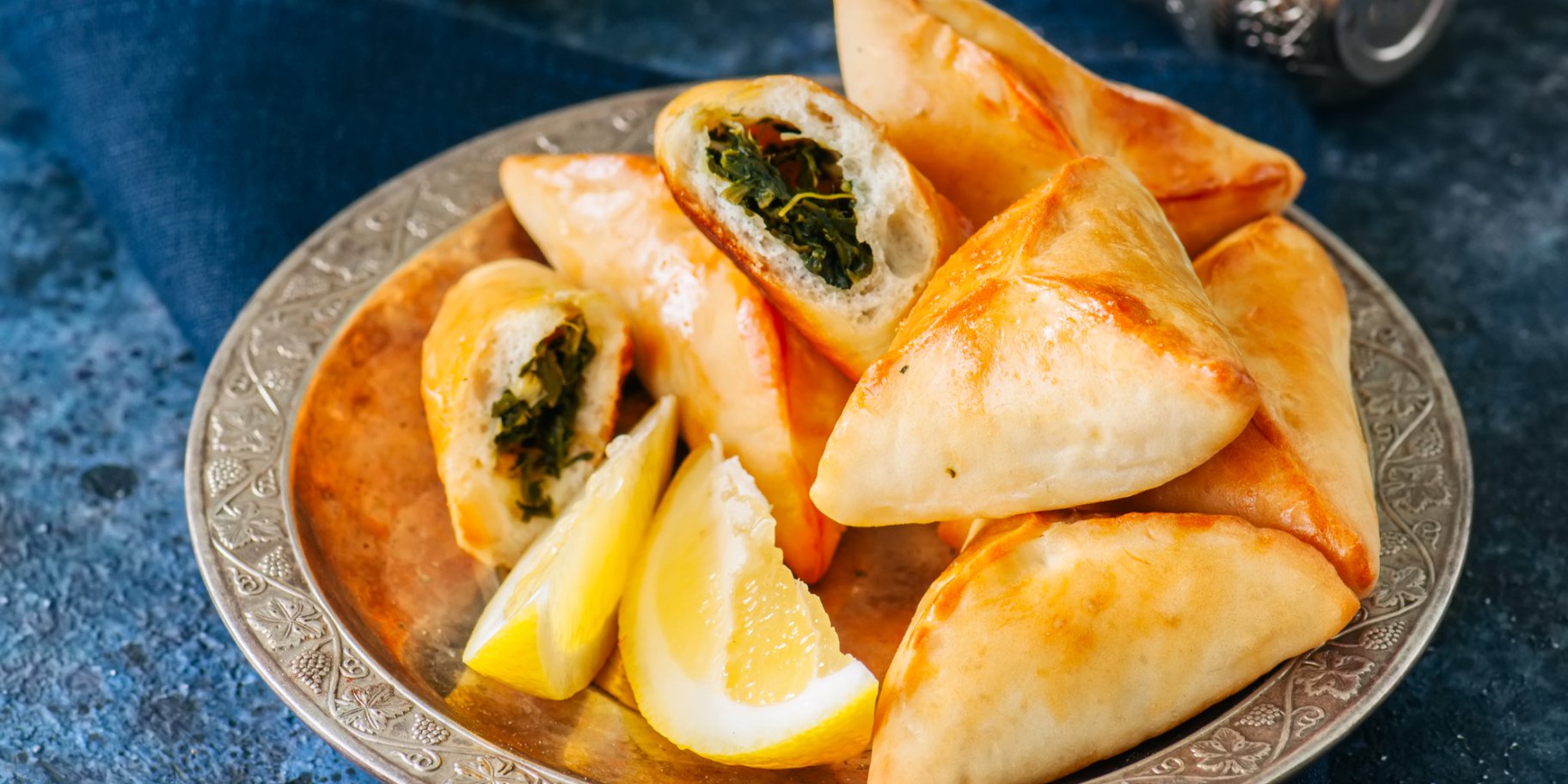 Пиріжечки фатайєри зі шпинатом