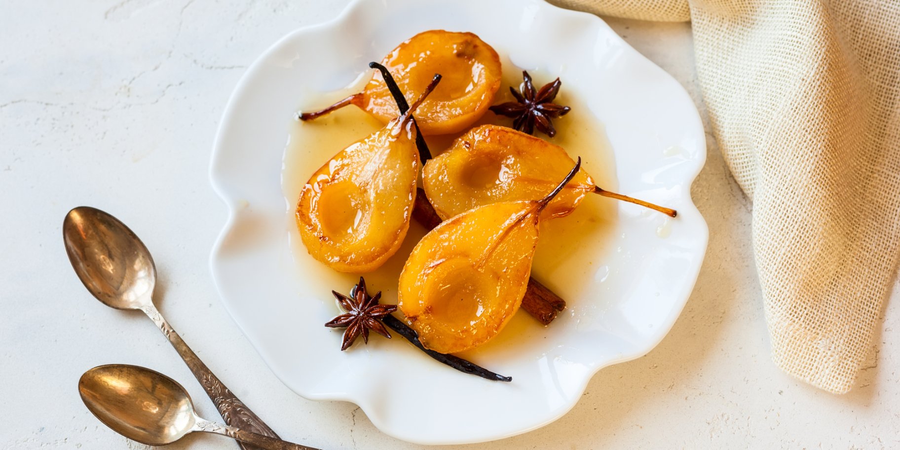 Груша у білому вині