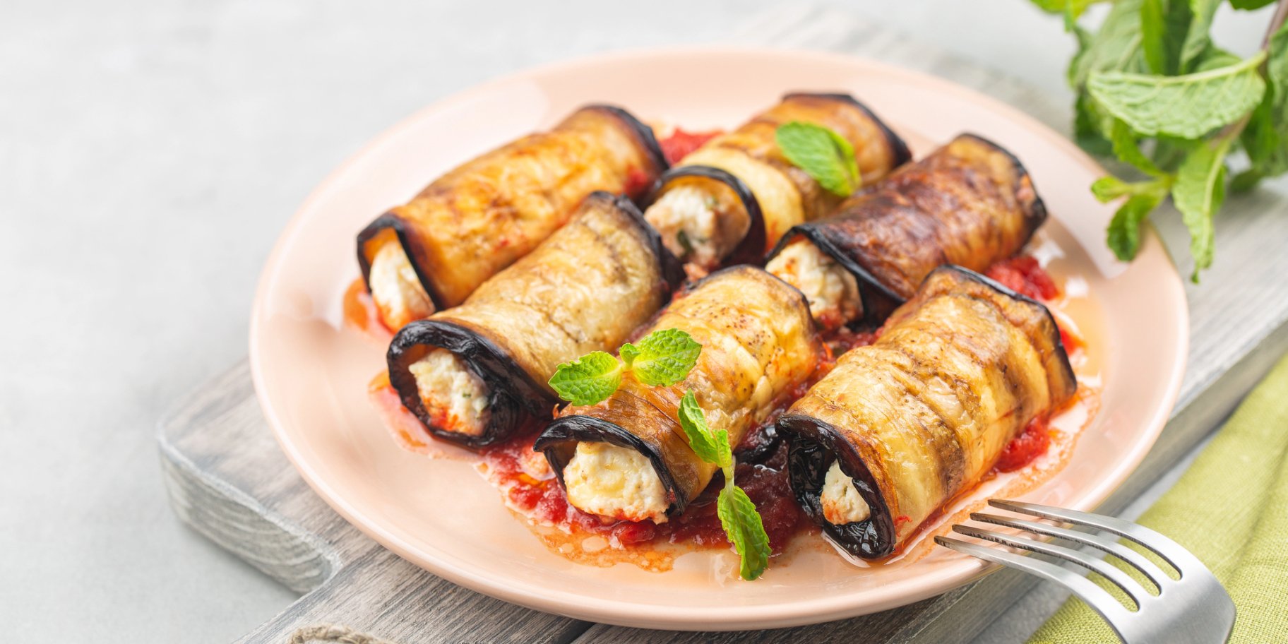 Баклажанові рулети з фаршем