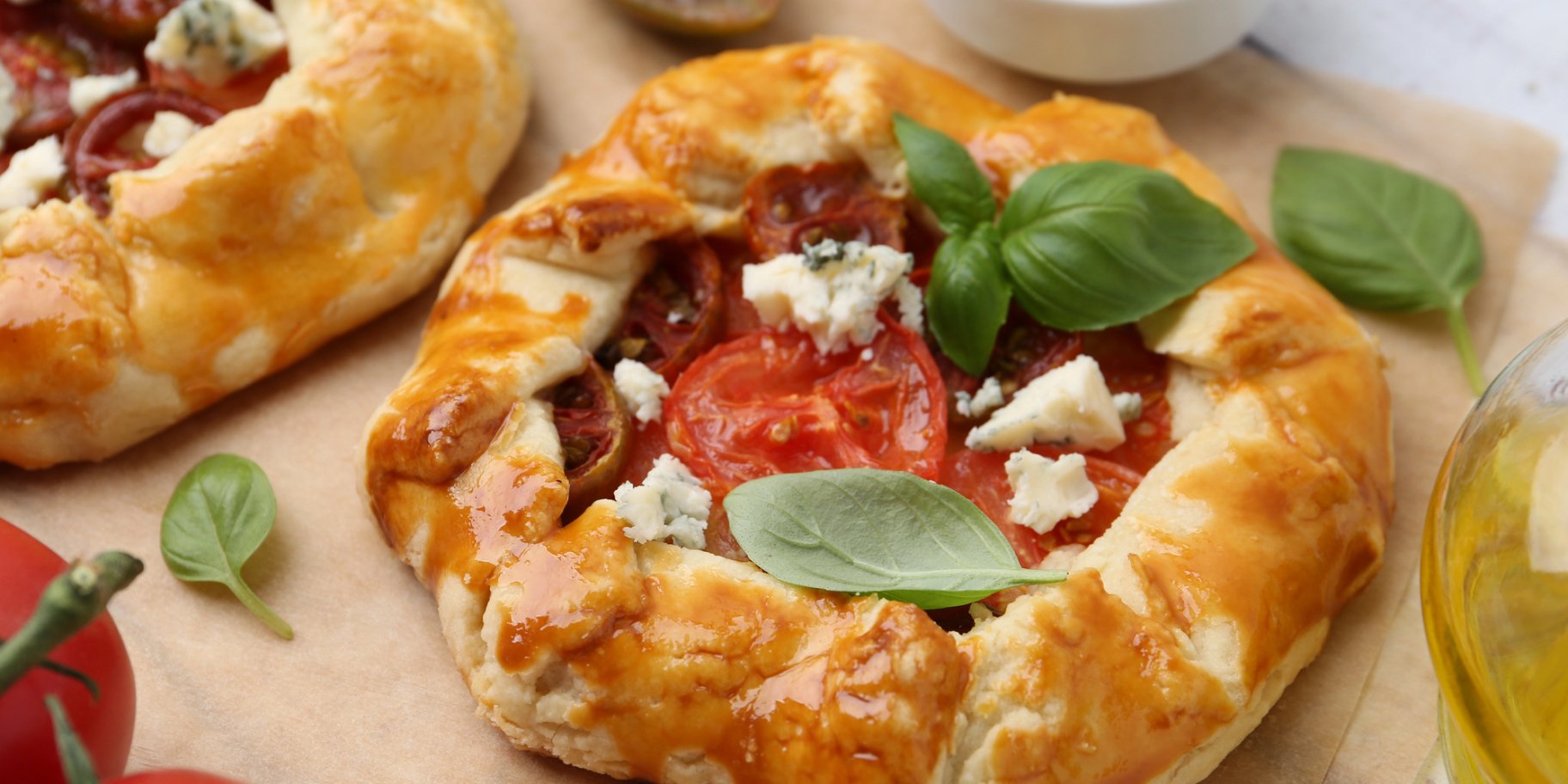 Житня галета з томатами та фетою