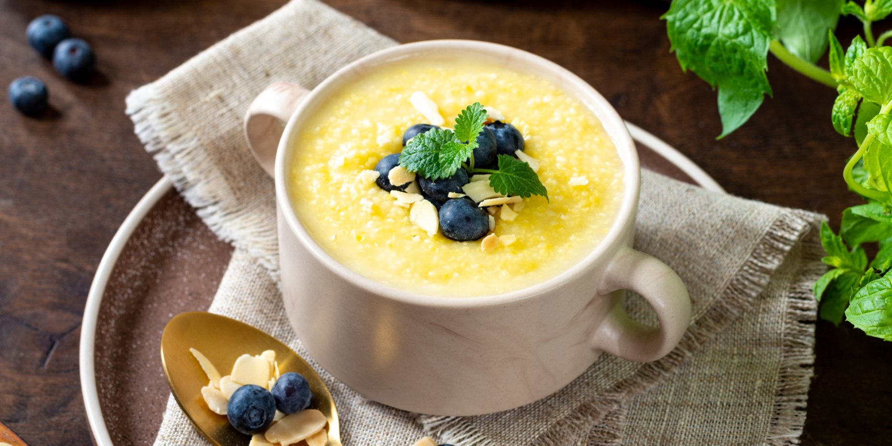 Каша з кукурудзи із сухофруктами