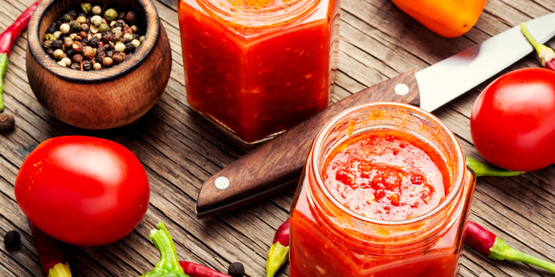 Аджика з яблуками та морквою