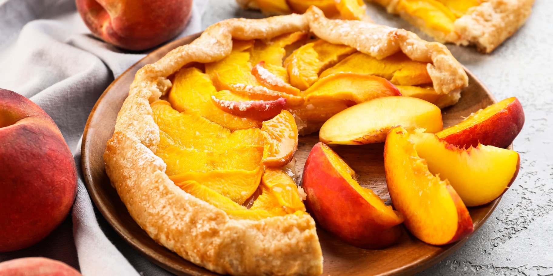 Сирна галета з нектарином