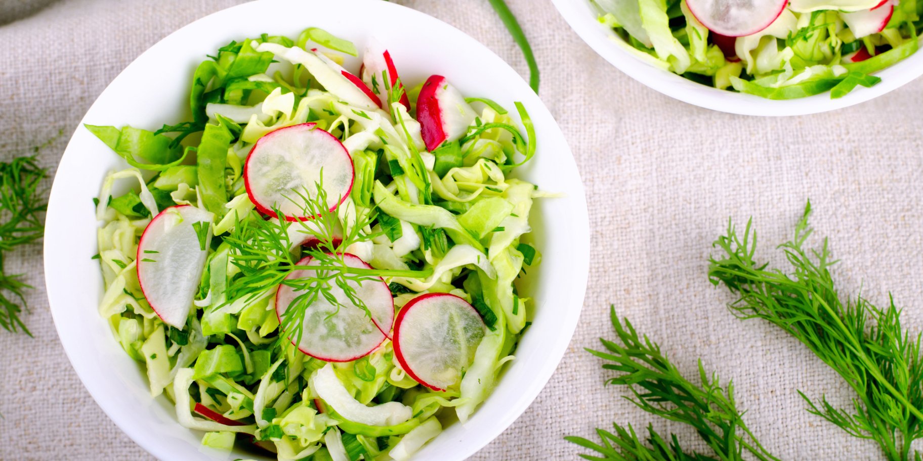Легкий салат з молодою капустою