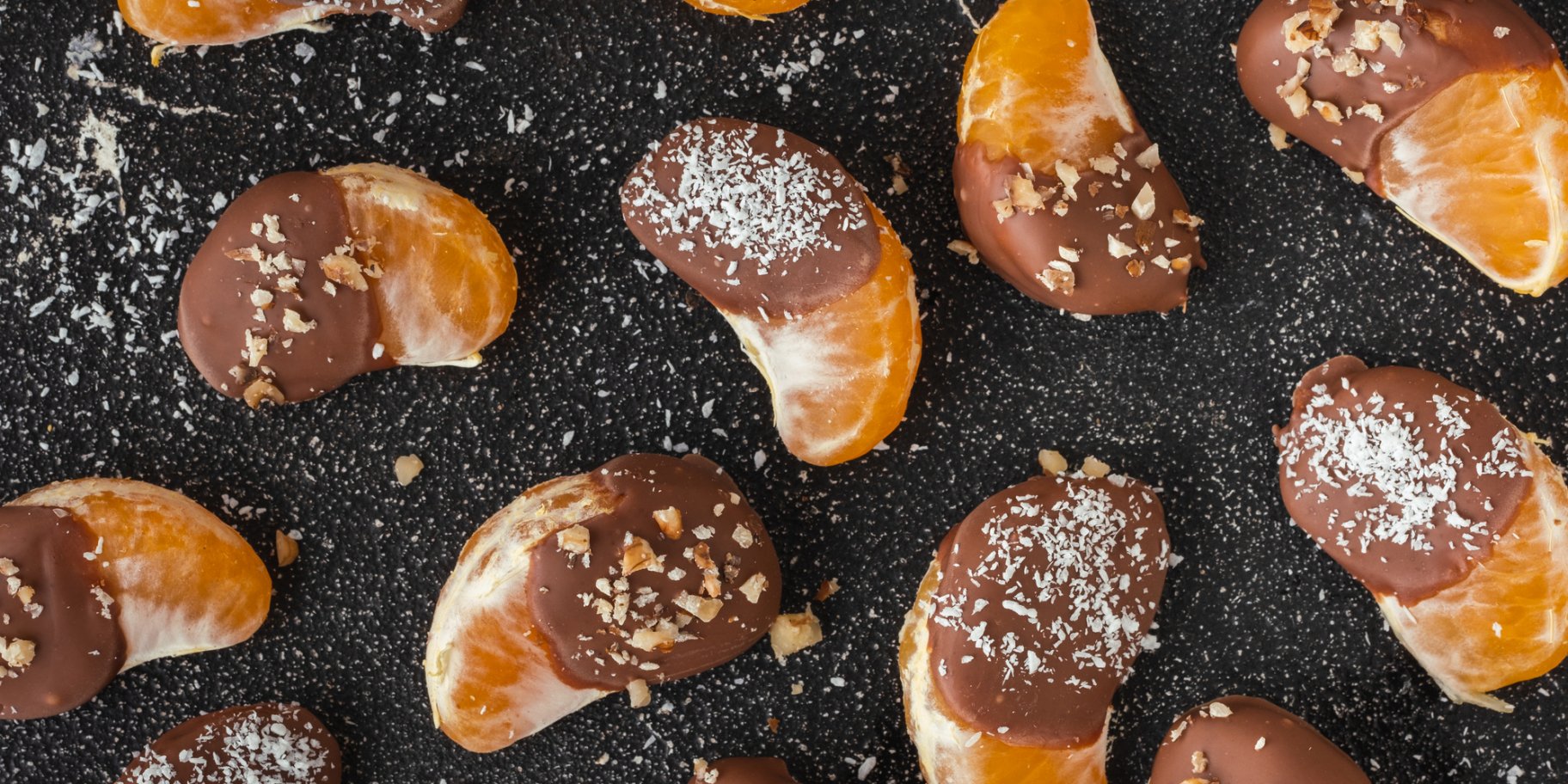 Мандарини в шоколаді з горіхами