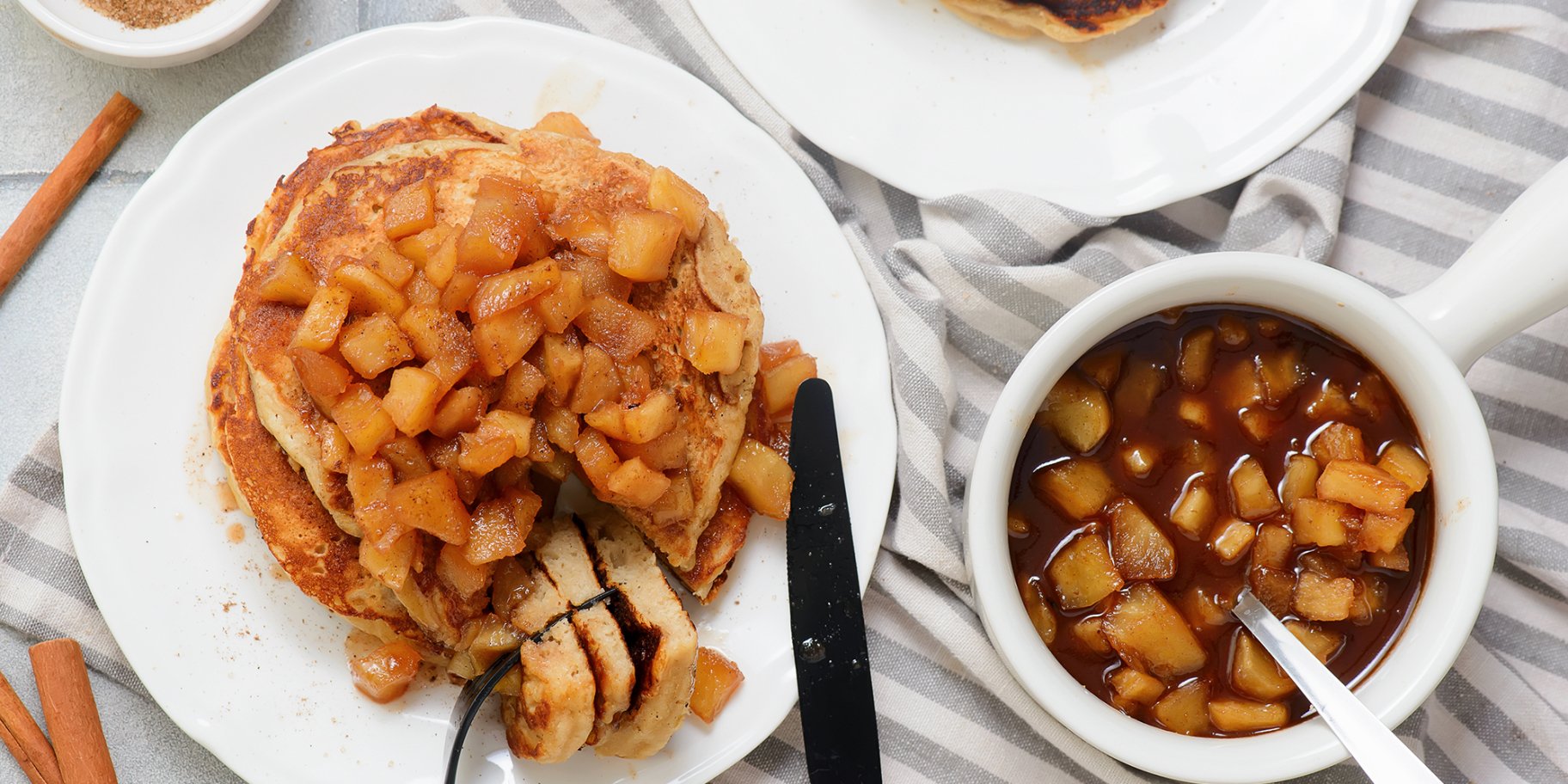 Панкейки з яблуками