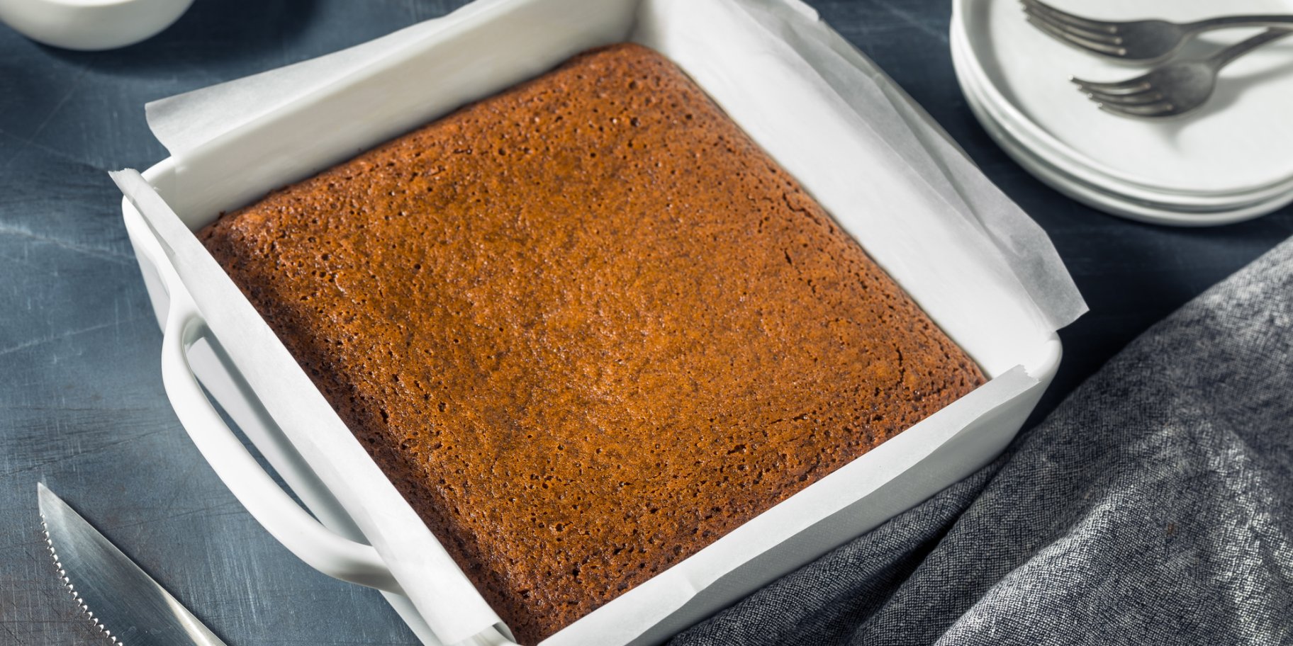 Пряничный пирог с лимонной глазурью