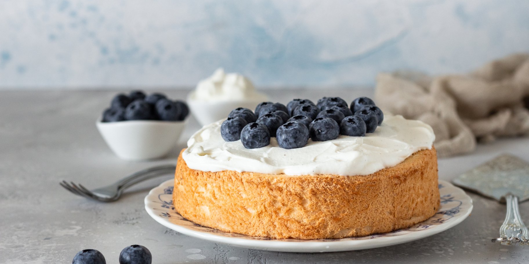 Бісквіт з ягодами