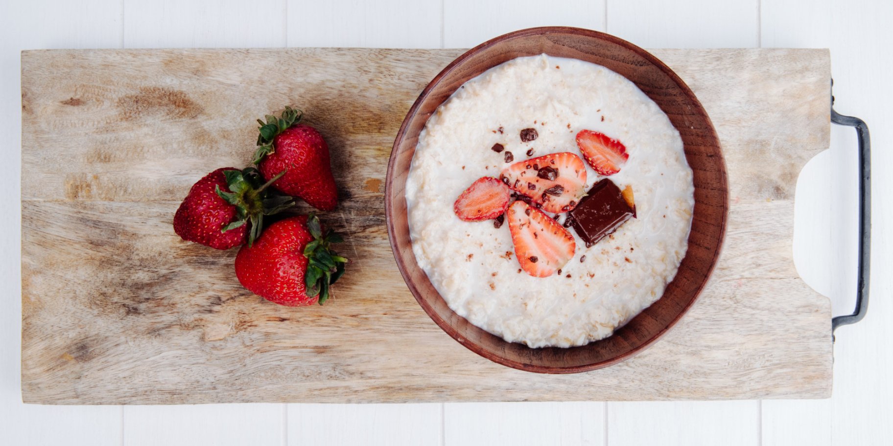 Каша вівсяна з полуницею