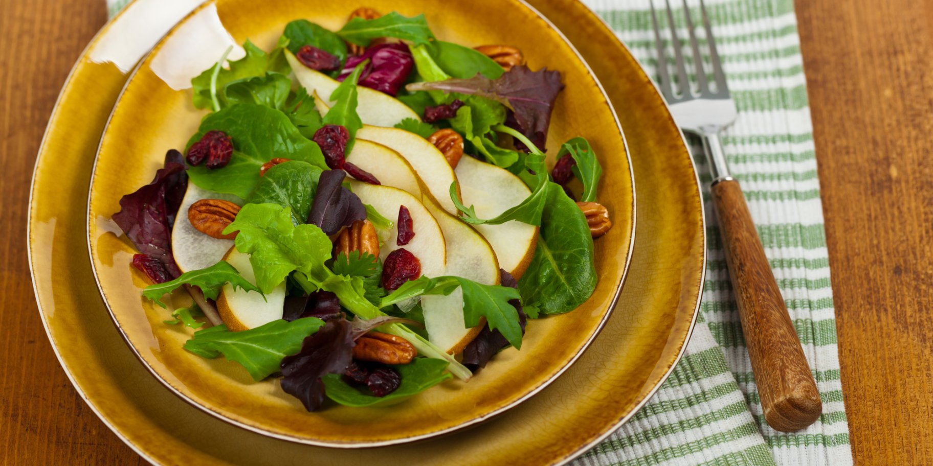 Салат з журавлиною і грушами - рецепт