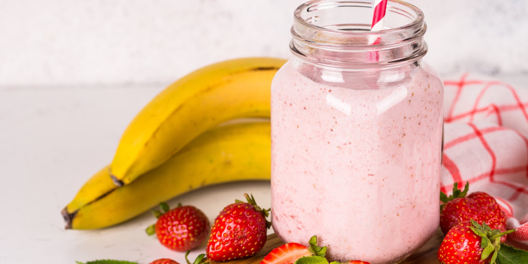 Смузі з кефіром і ягодами