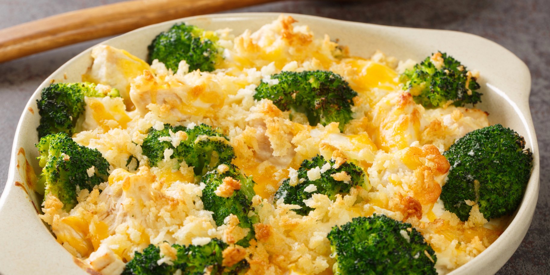 Броколі з сиром та куркою