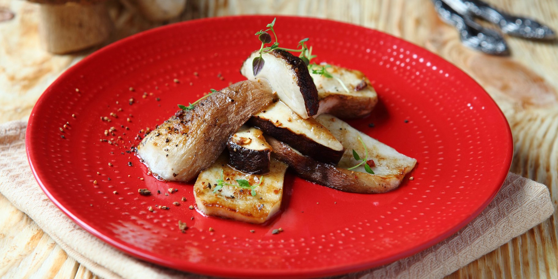 Білі гриби на грилі