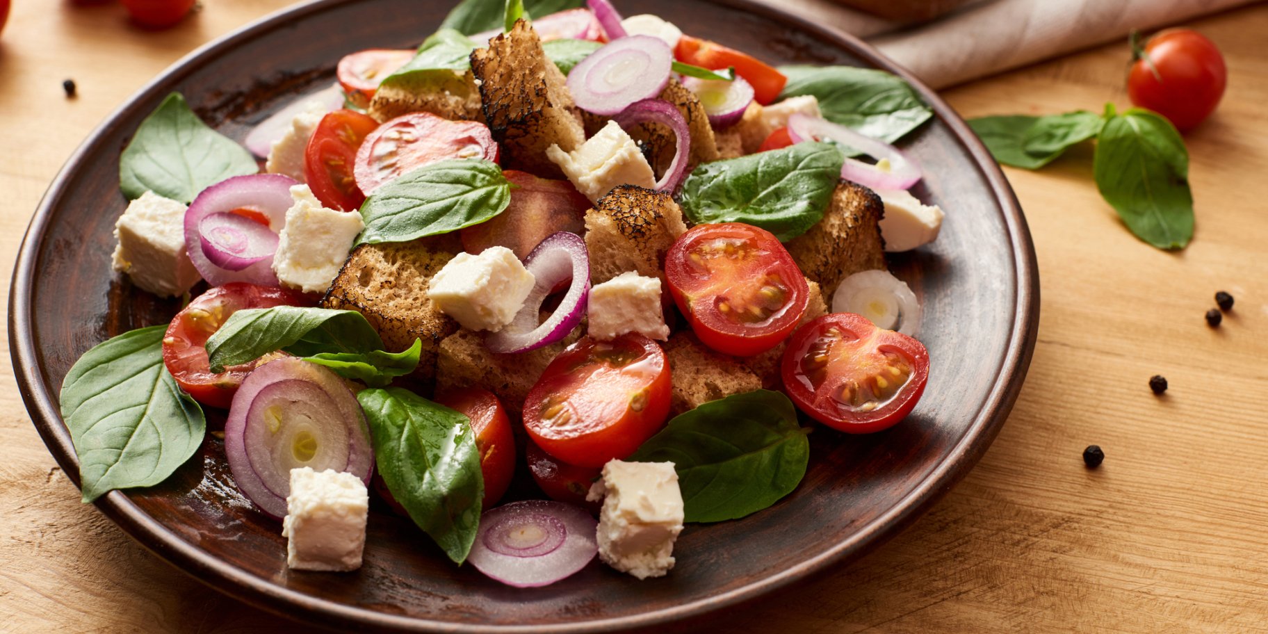 Овочевий салат з грінками