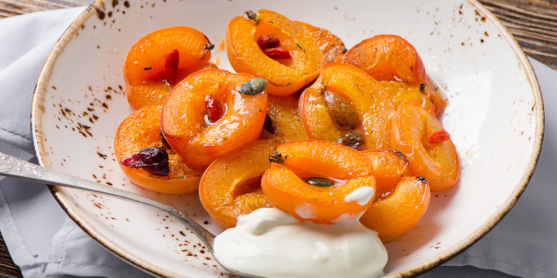 Запечені абрикоси