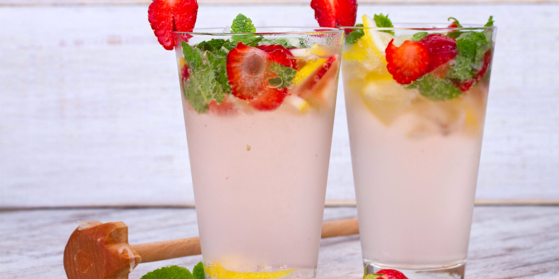 Коктейль з полуницею