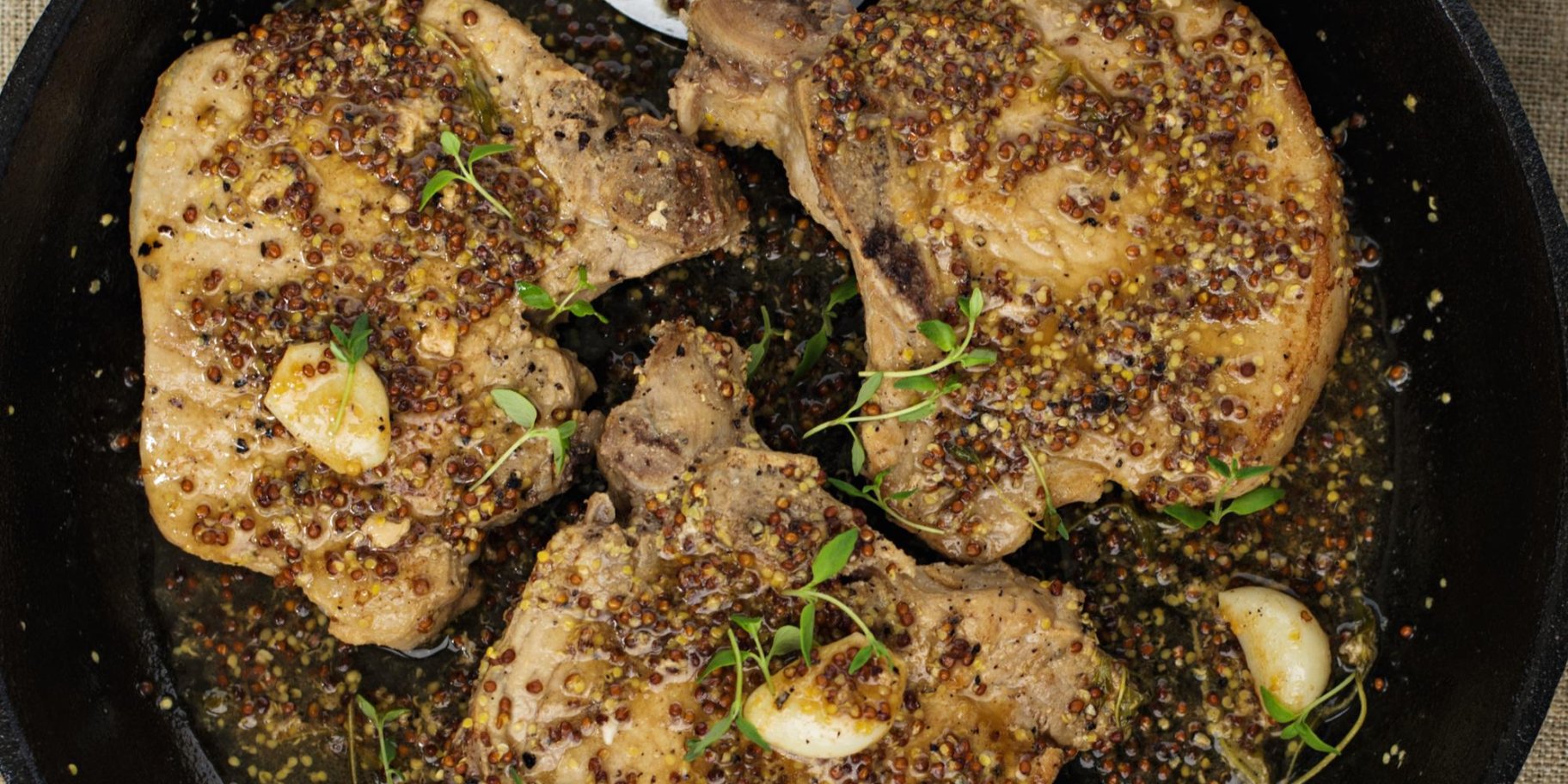 Свинячі відбивні з горіхом