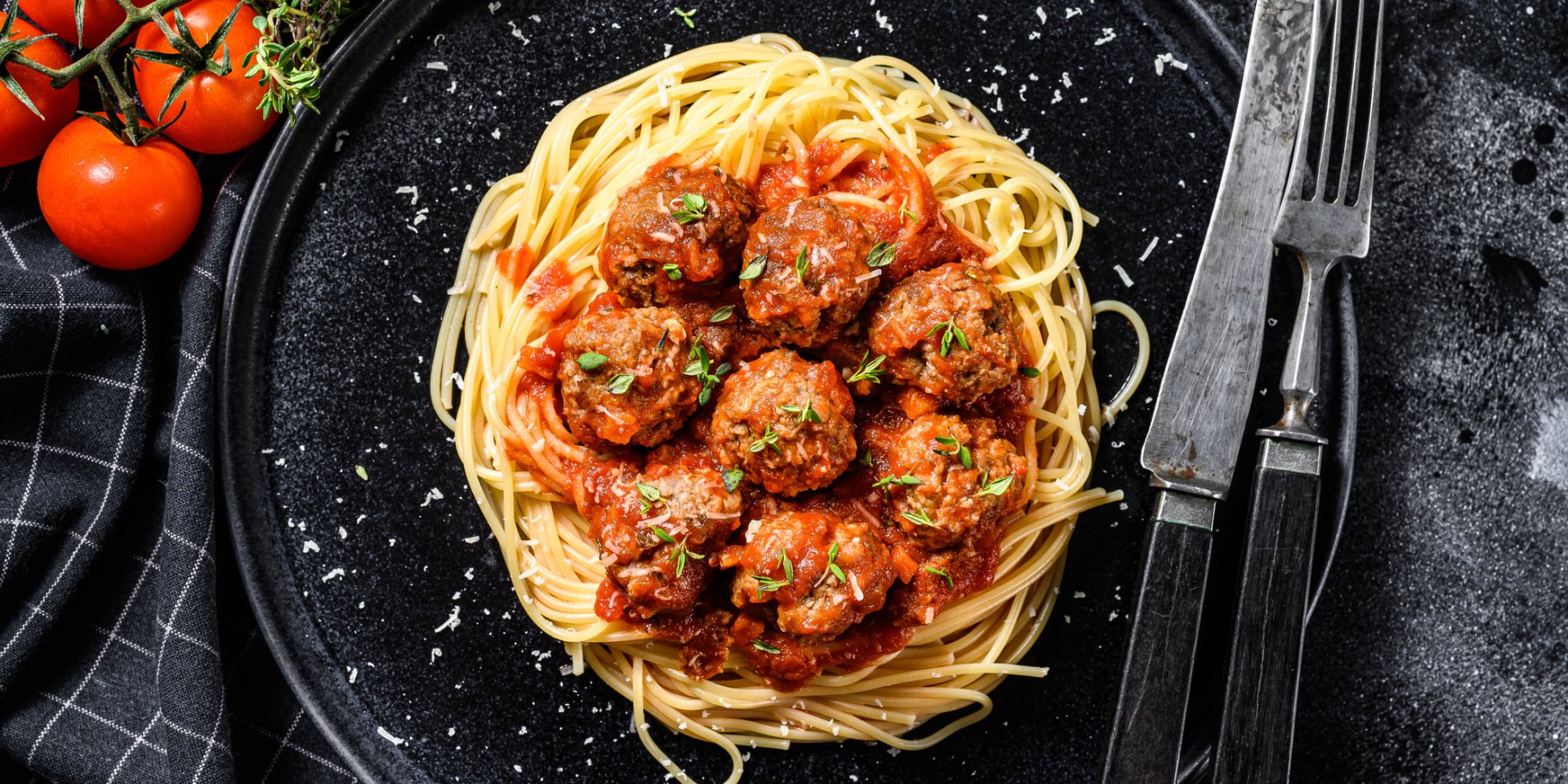 Паста з фрикадельками