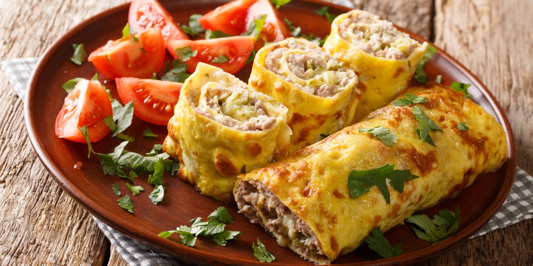 Яєчний рол з тунцем і перцем