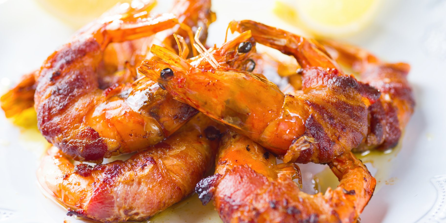 Креветки в беконі