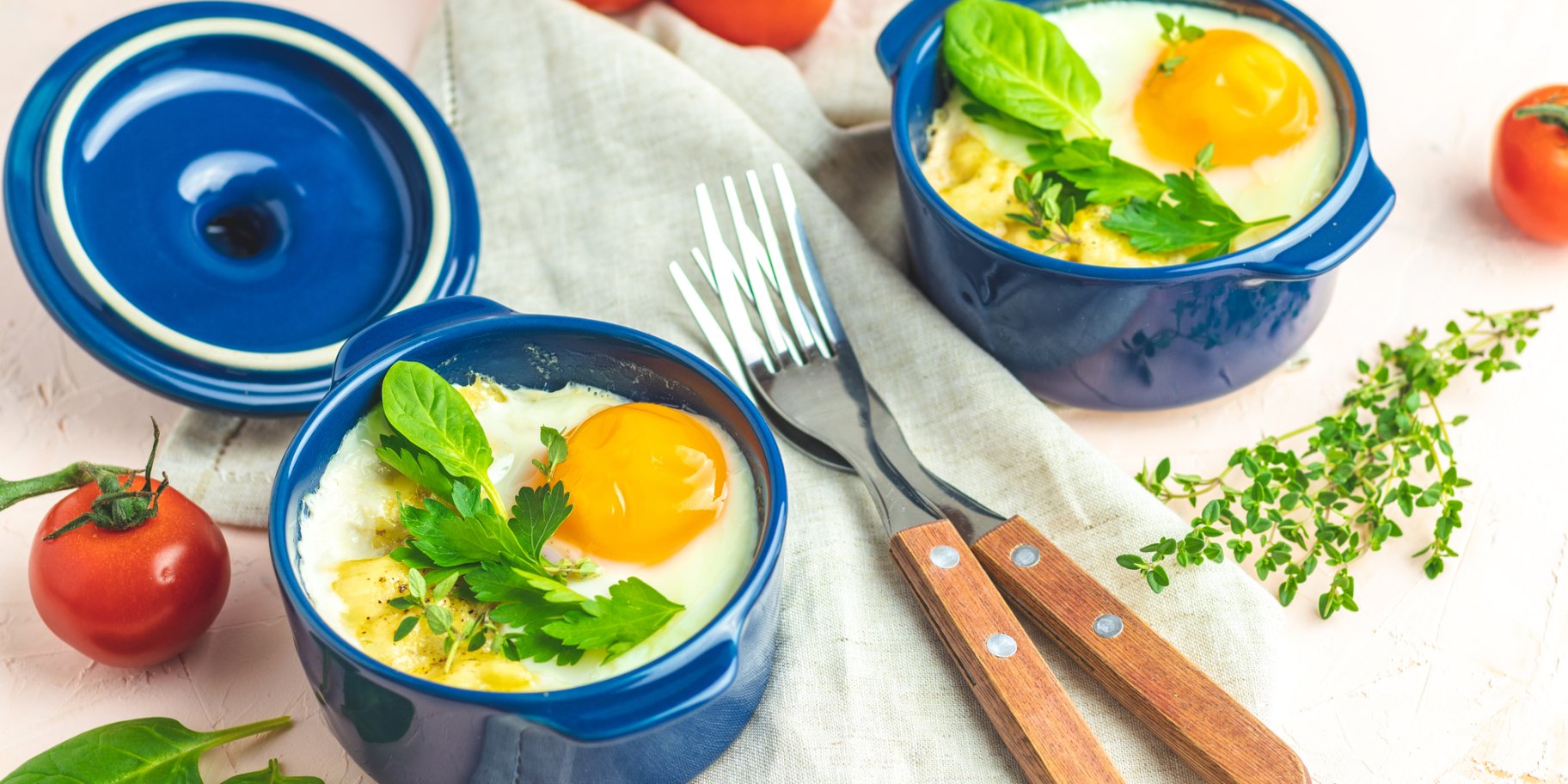 Яичница в кокотницах