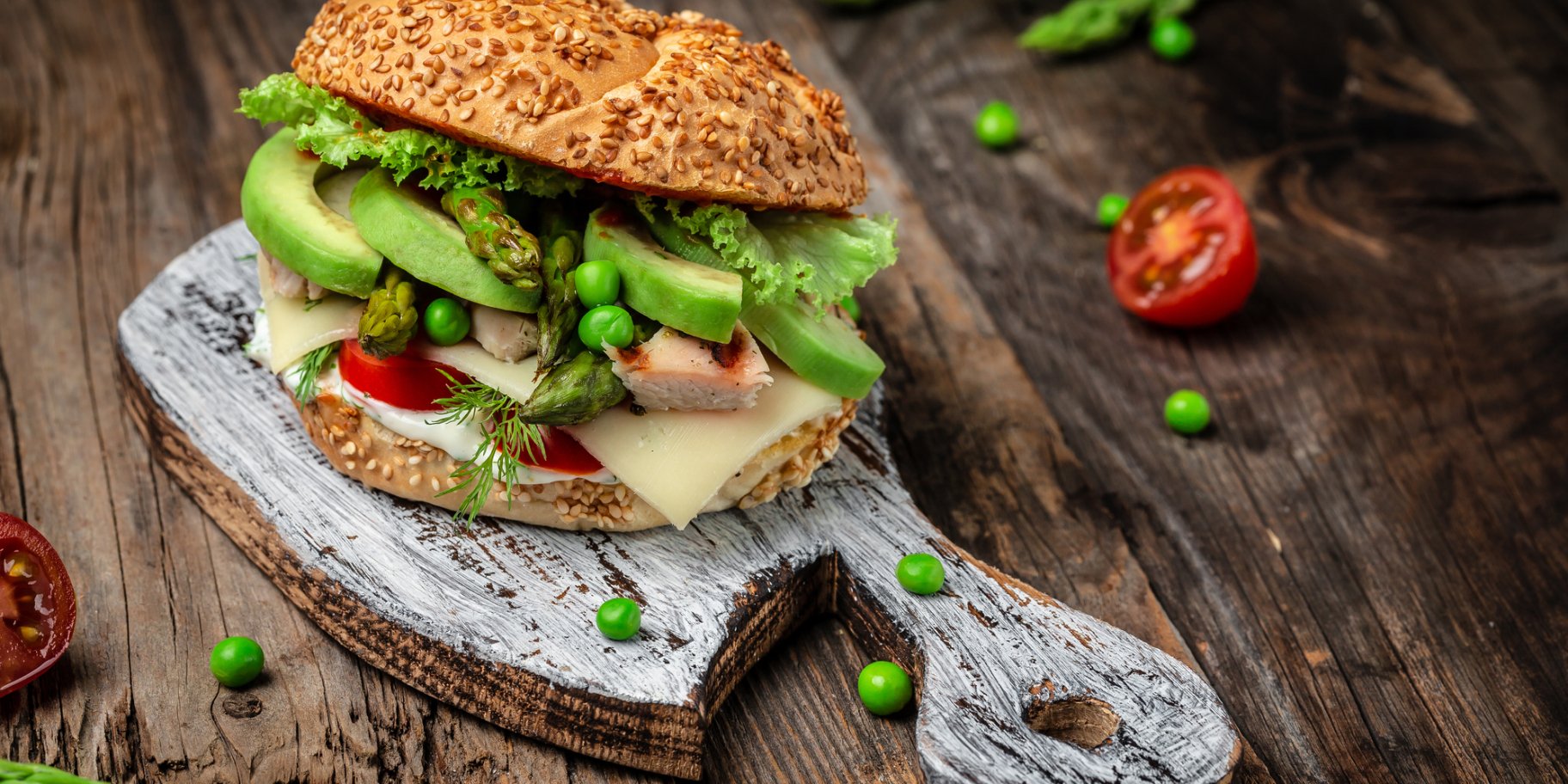 Курячий гамбургер зі спаржею