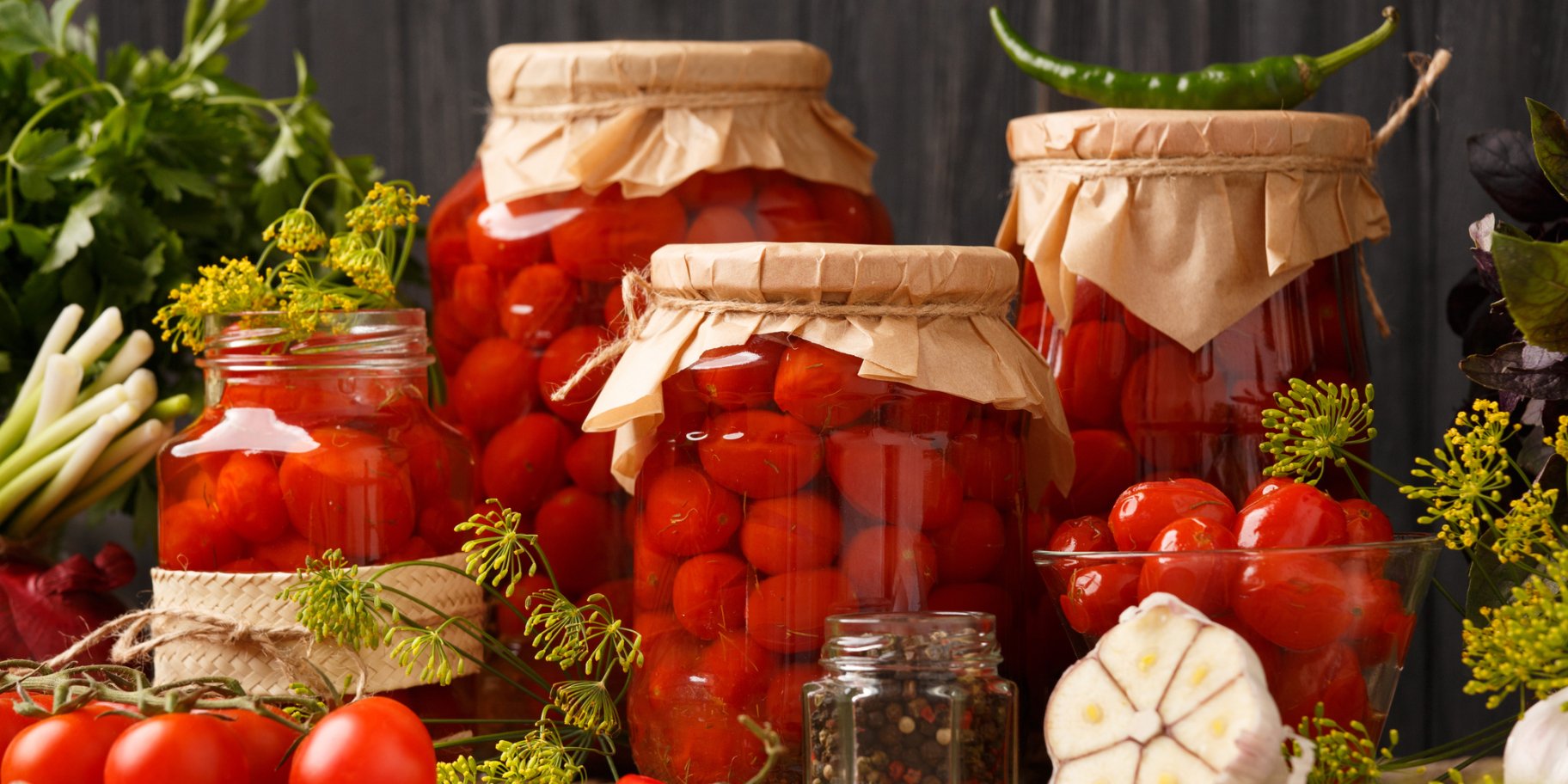 Консервированные помидоры с овощами