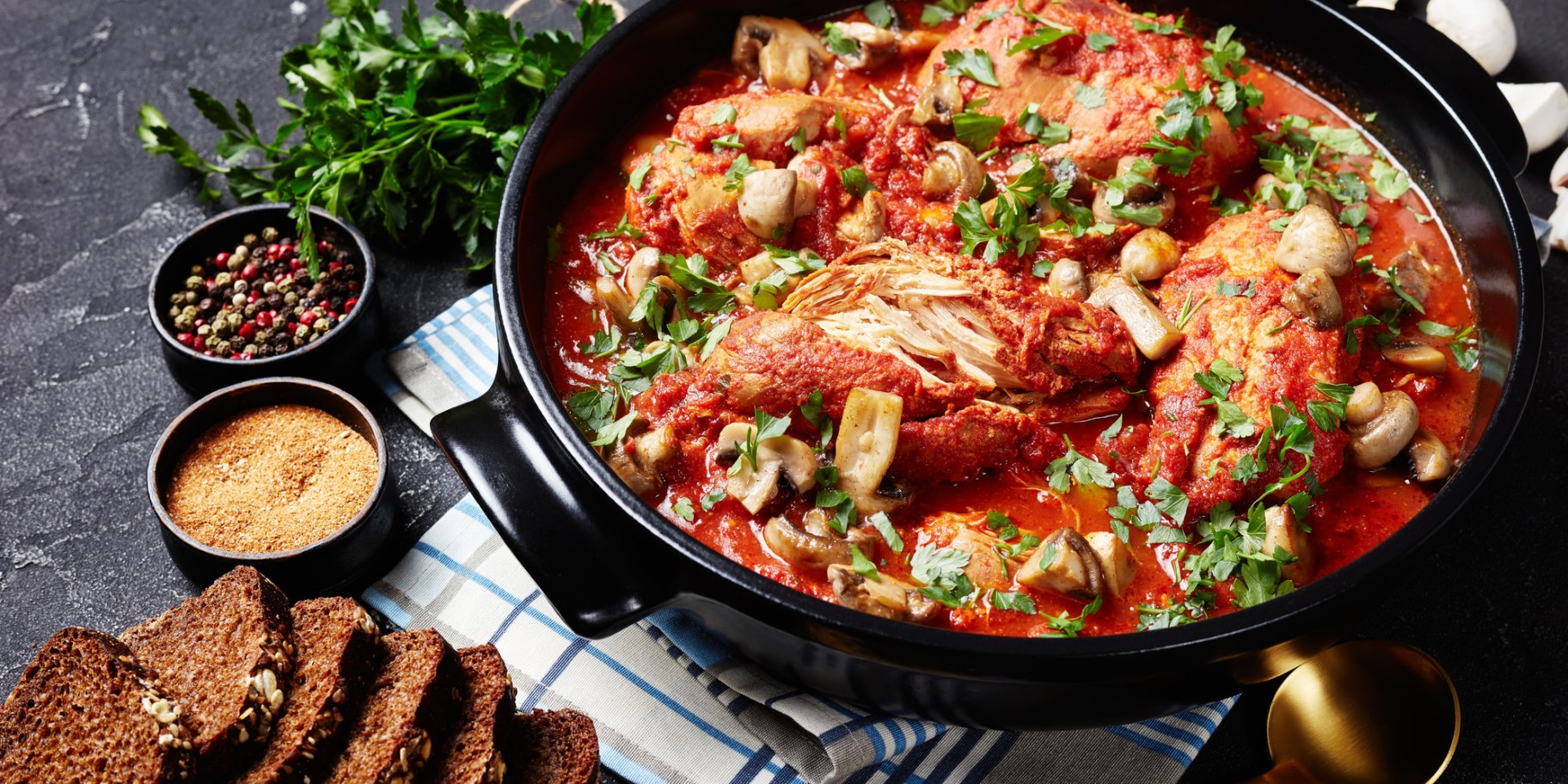 Курячі грудки качіаторе по-італійськи