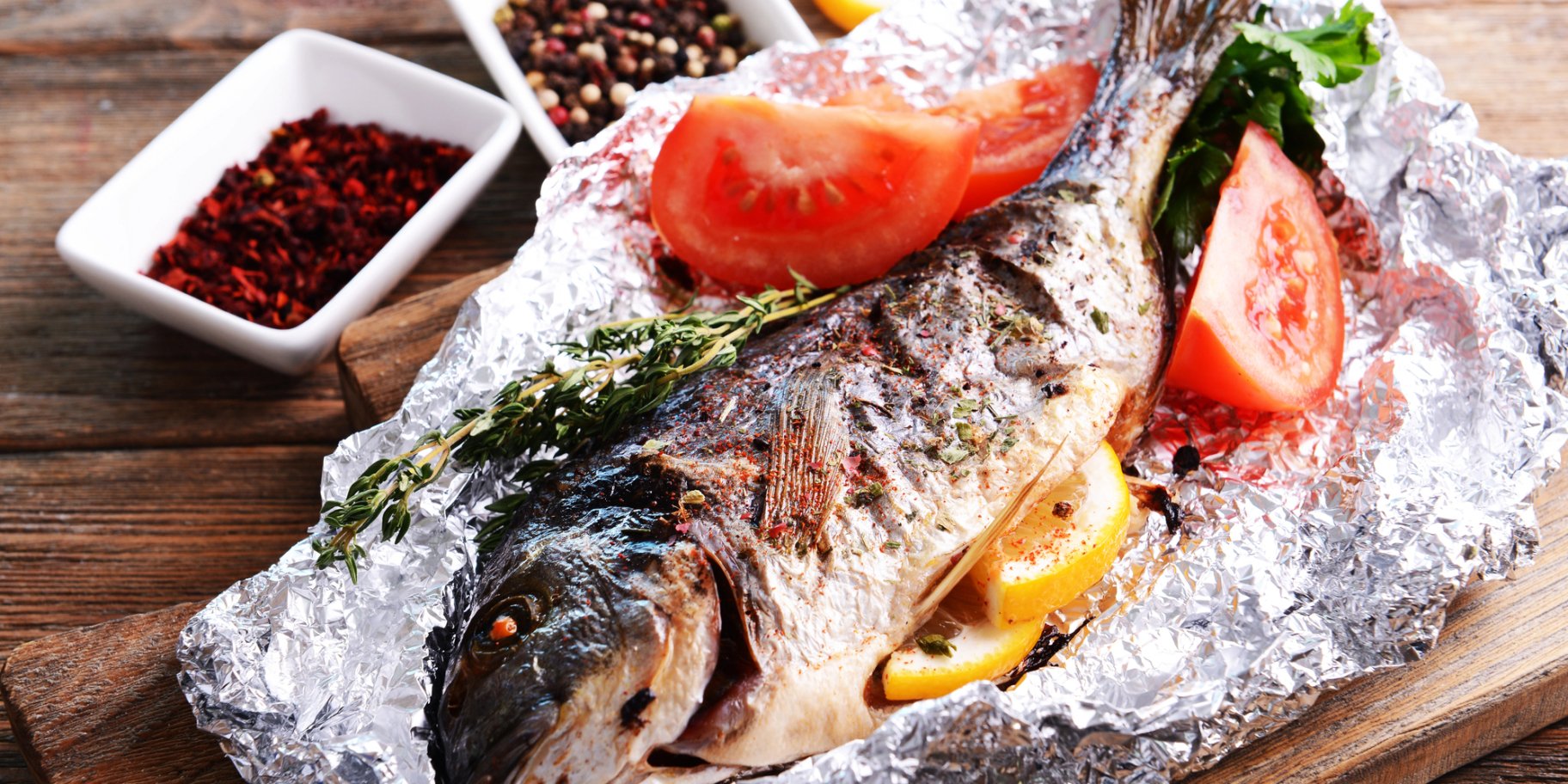 Як смачно запекти рибу у фользі