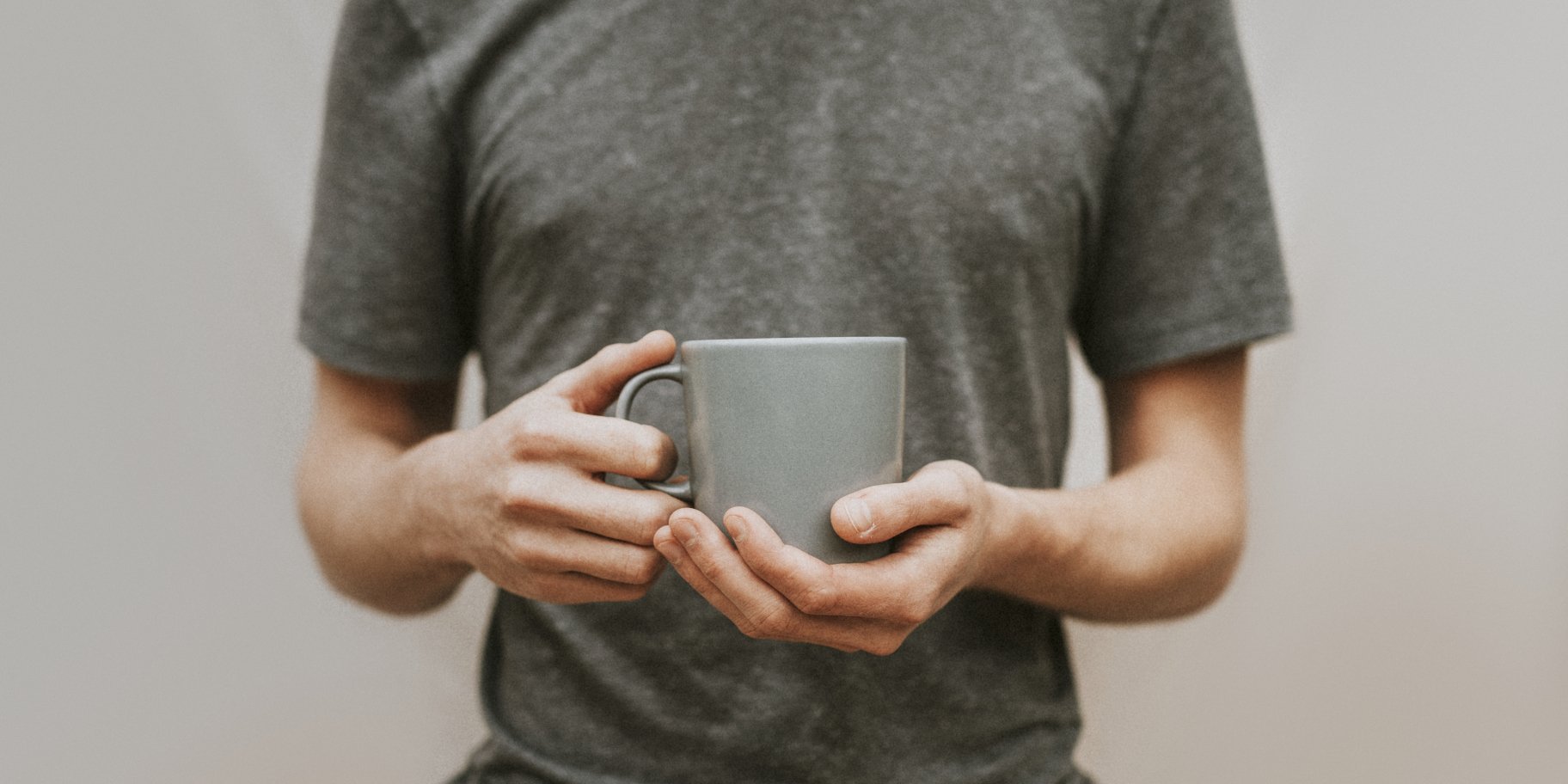 Чоловік з кавою