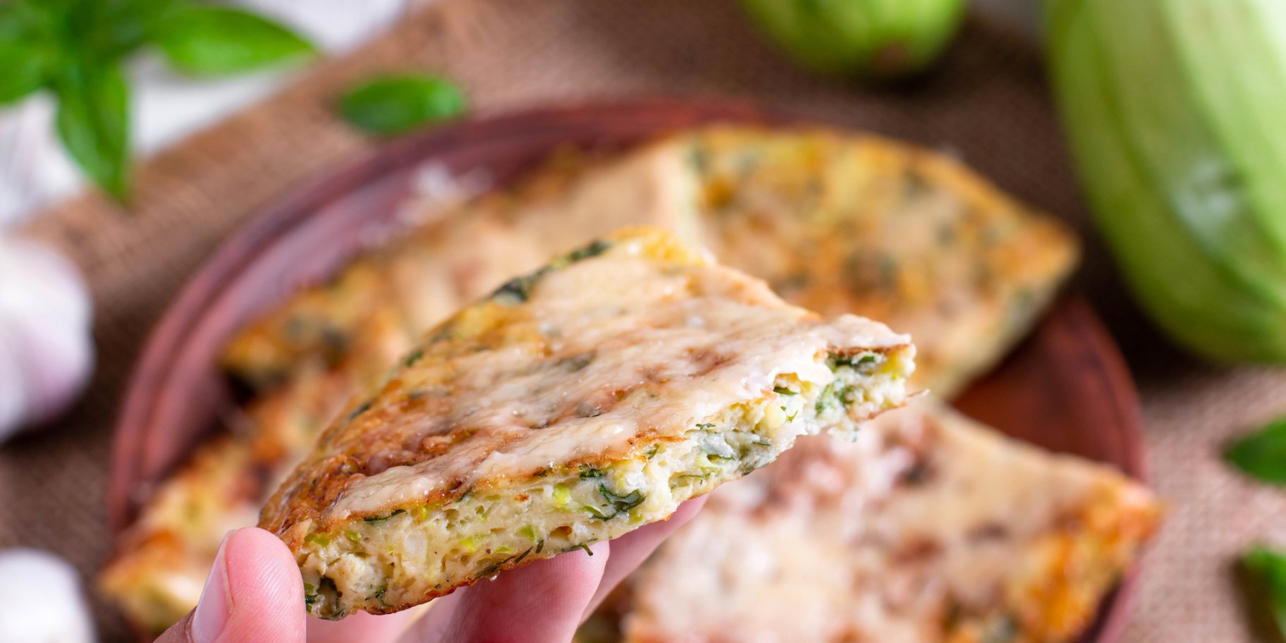 Кабачкові коржики з куркою