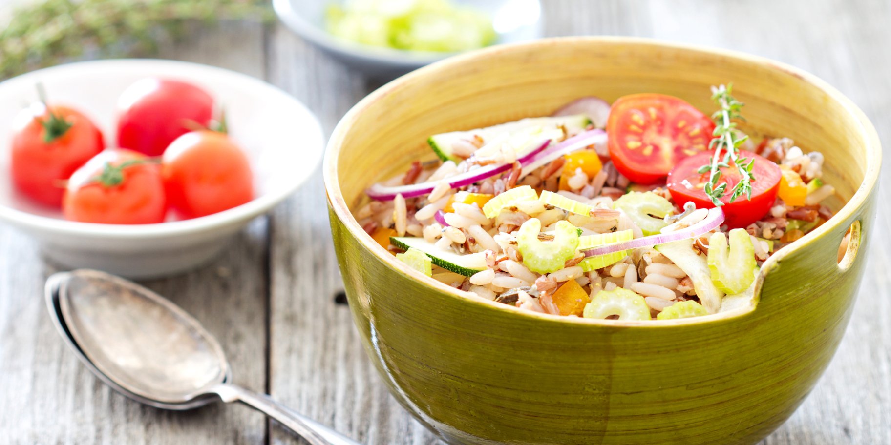 Салат с рисом и нутом