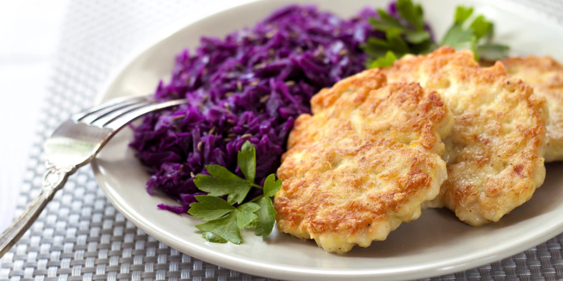 Деруни з куркою, картоплею та сиром