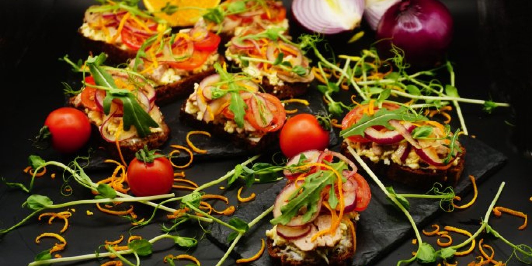 Кростіні з печінкою тріски