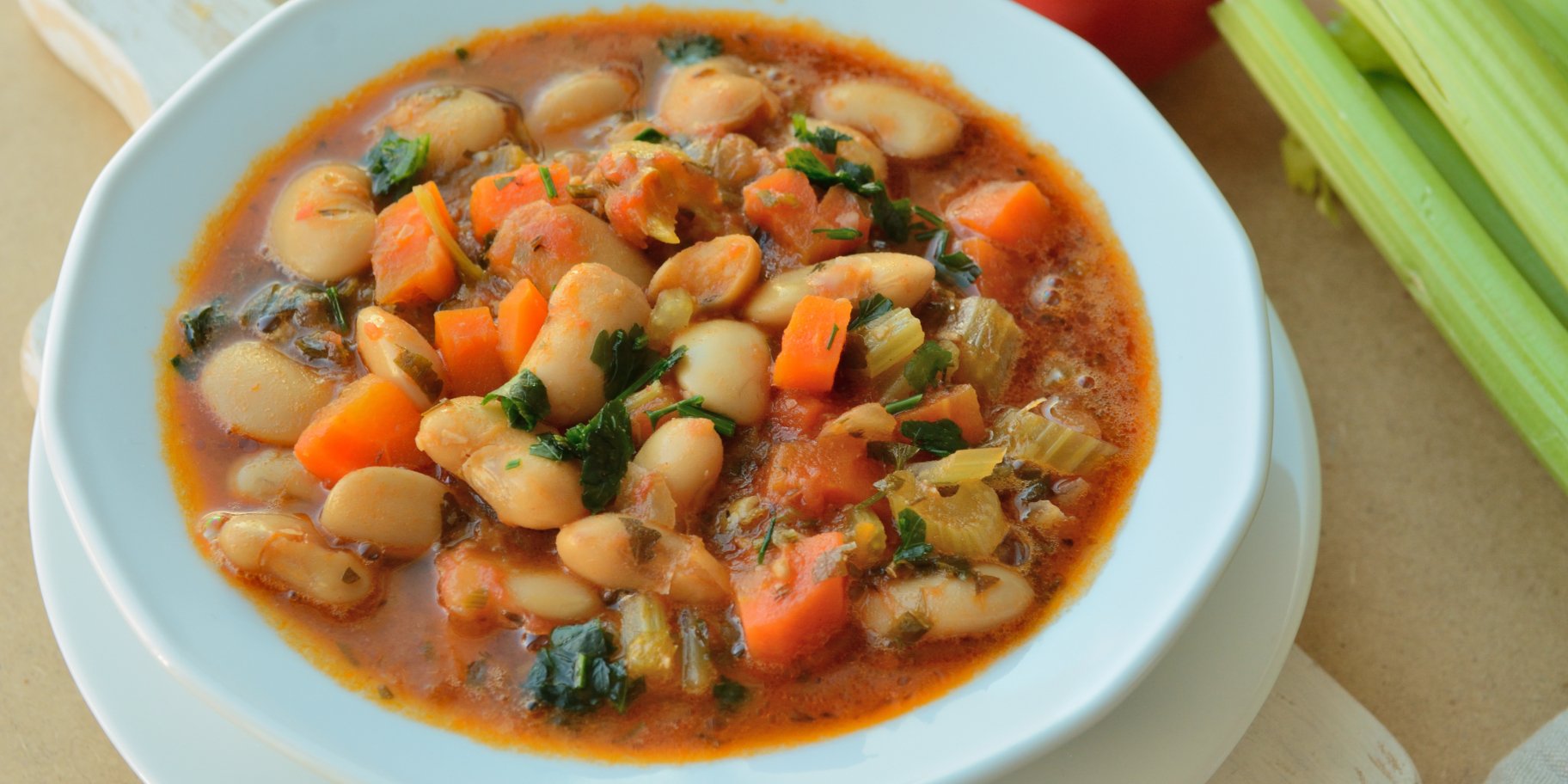 Фасолада з білої квасолі