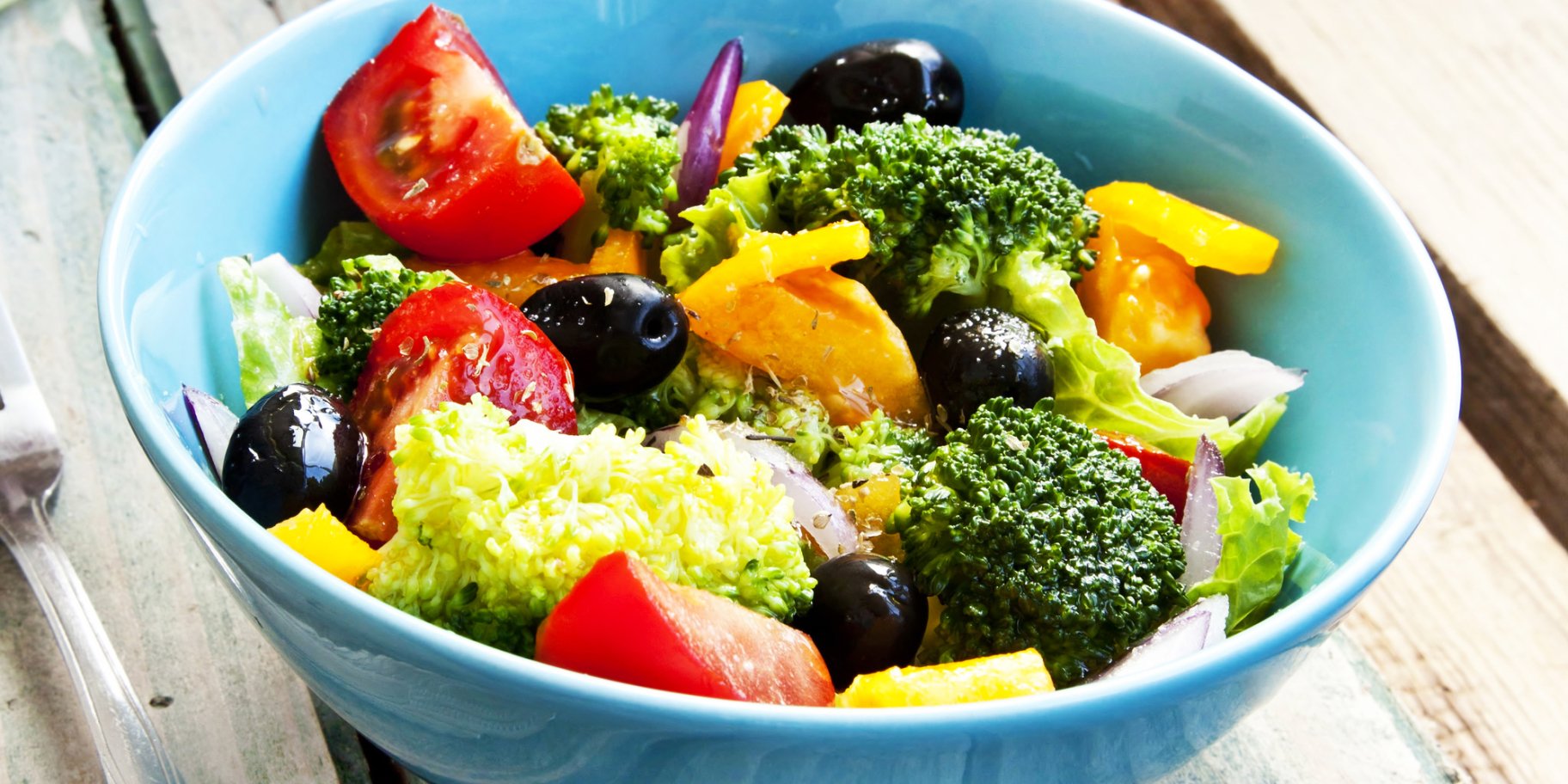 Салат с брокколи и овощами