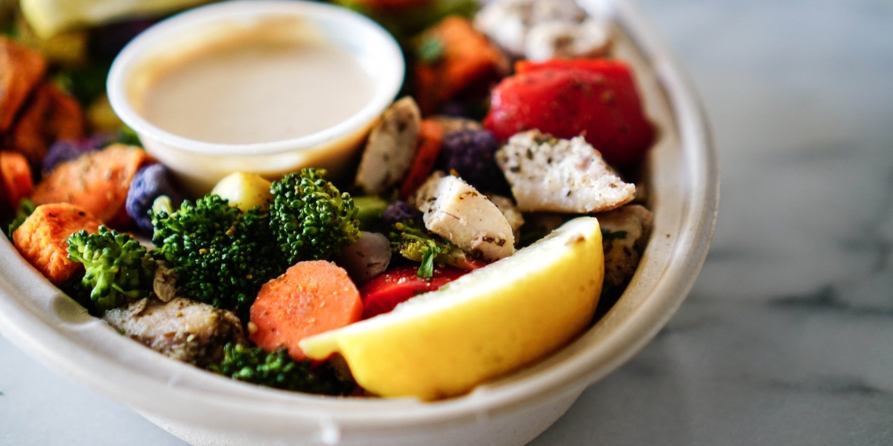 Страва з броколі і морквою