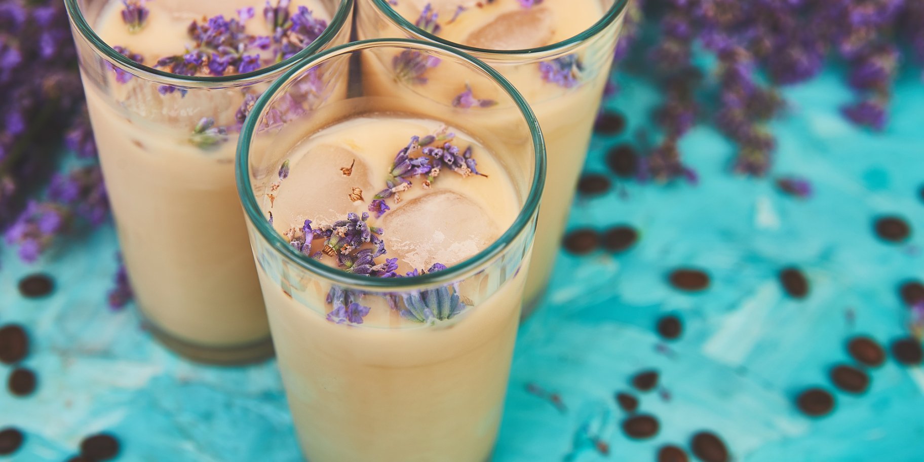 Холодна лавандова кава