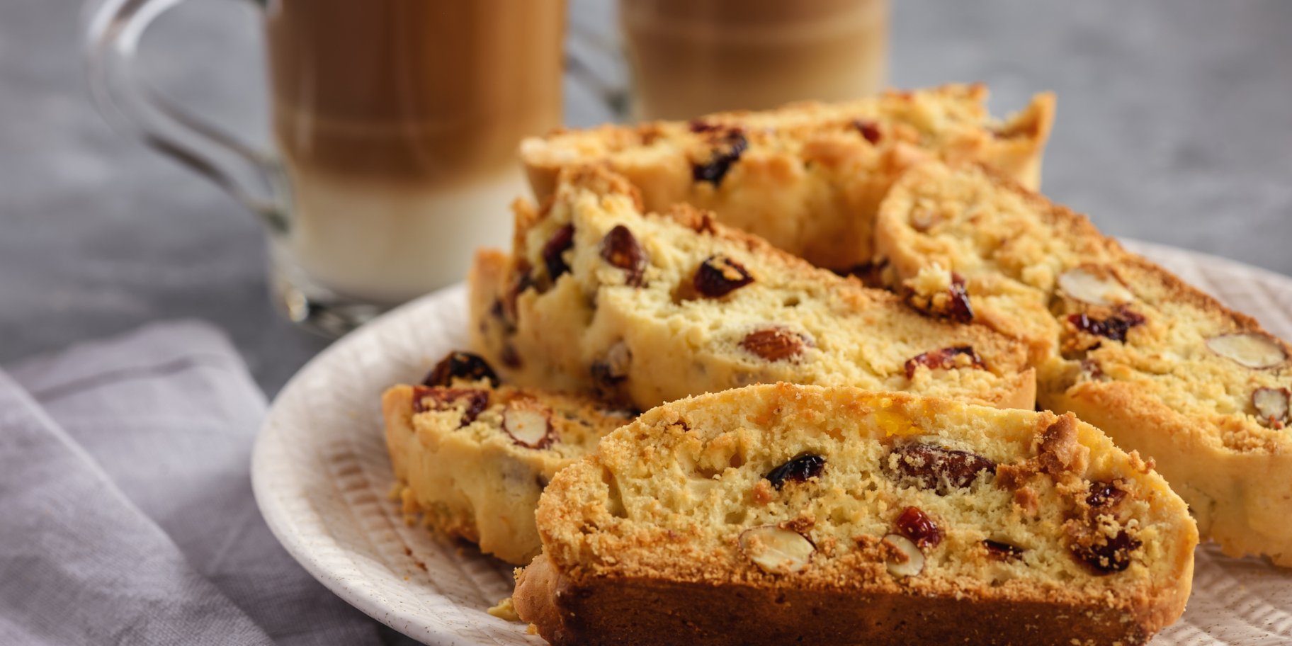 біскотті з журавлиною