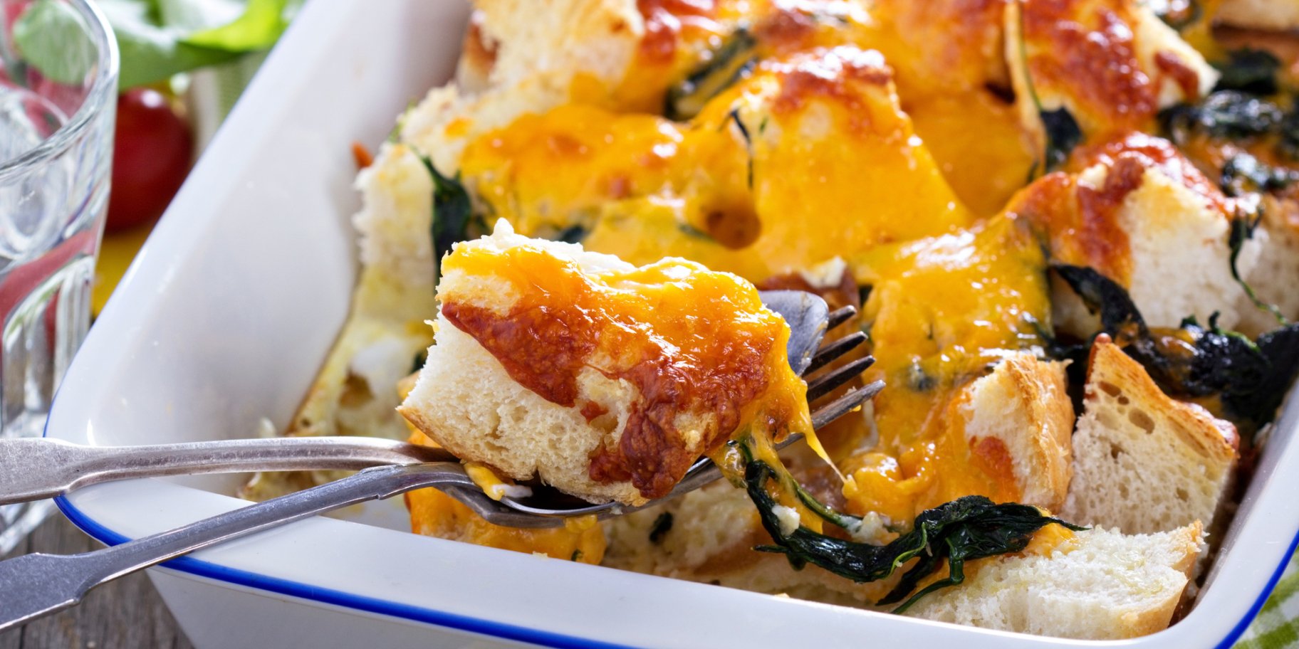 Запеканка из хлеба и шпината